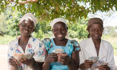 South Sudan - 3 women holding money