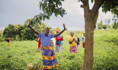Rwanda Women in Field - Serrah Galos
