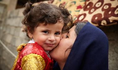 A woman and her child in Iraq