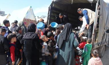 Food distribution in Gaza. Credit: Madelin Shaglih.