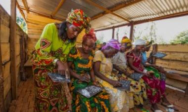 women learning in DRC